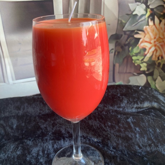 Long Stem Wine Glass Candle Geranium, Grapefruit, Sweet Orange and Lemon Lime - Picture 5 of 5